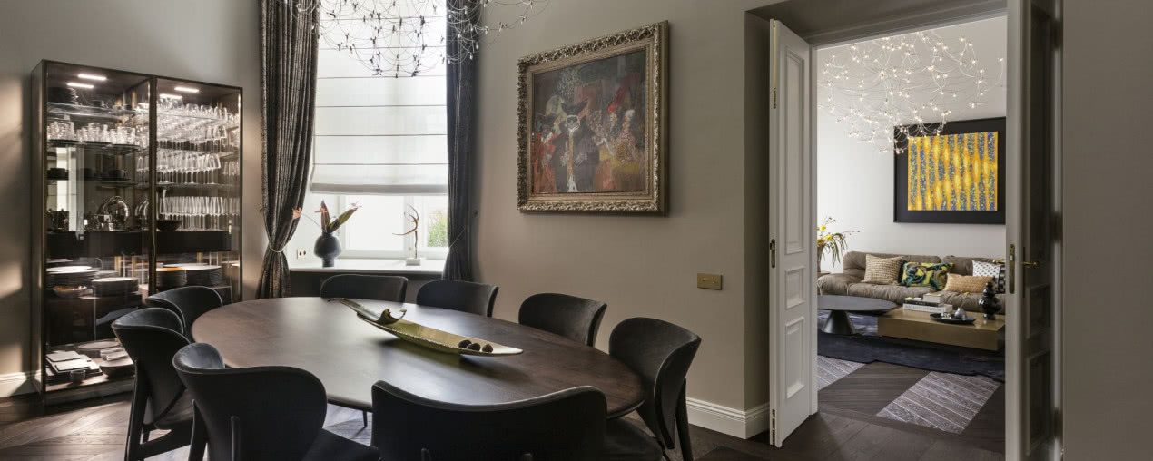 Przenieś się do czasów belle epoque! Mieszkanie w warszawskiej kamienicy przeszło totalną metamorfozę!