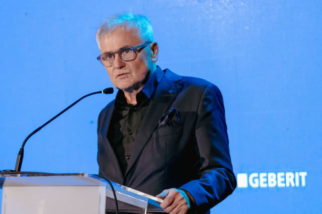  Shigeru Ban i architektura społecznie zaangażowana. Relacja z wydarzenia Geberit i OW SARP