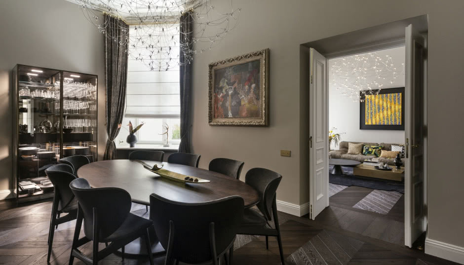 Przenieś się do czasów belle epoque! Mieszkanie w warszawskiej kamienicy przeszło totalną metamorfozę!