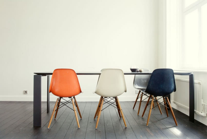 Design udomowiony
Meble Eamesów mimo upływu...