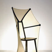 Więzy rodzinne
Stół z rodziny Succession,...