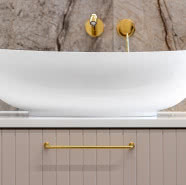 Gdańskie mieszkanie w stylu soft glam. Tu dominują obłe kształty!