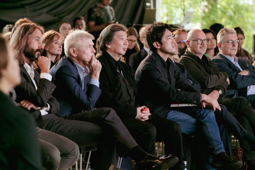 P. Powalacz, A. Burzyk, Shigeru Ban, fot. Iwona...