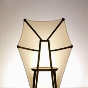 Więzy rodzinne
Stół z rodziny Succession,...