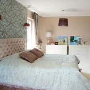 Klasyczne wnętrza w apartamentowcu