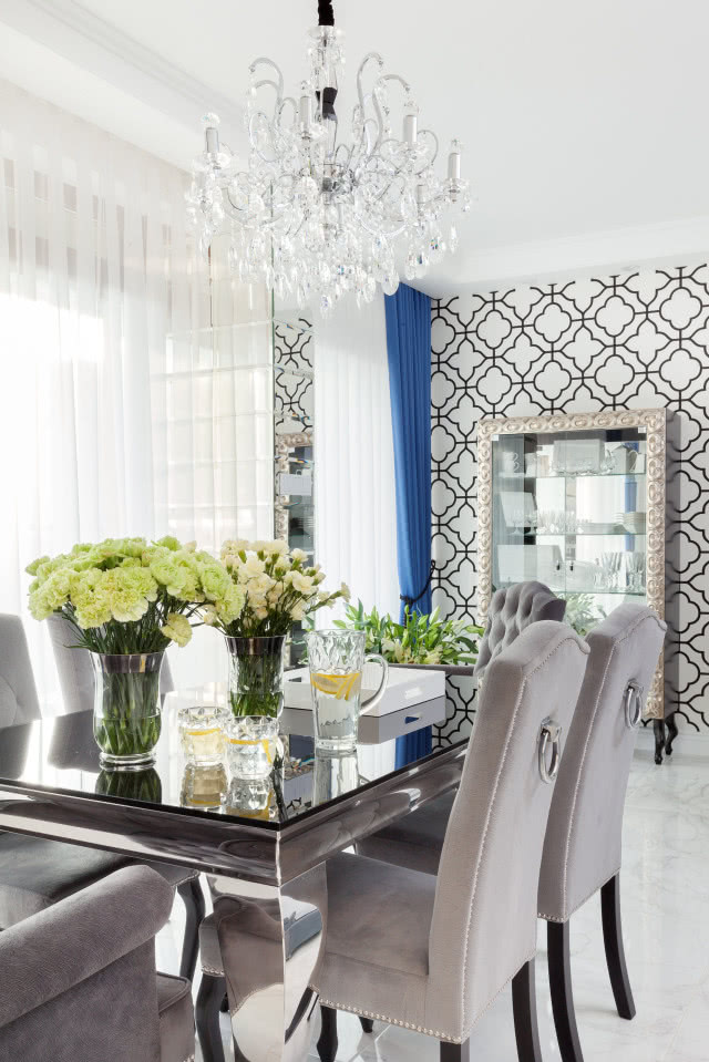 Jadalnia w domu jednorodzinnym