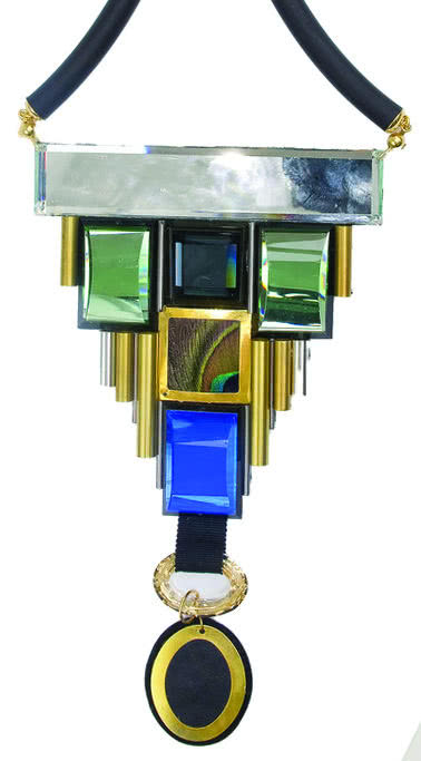 Naszyjnik z materiałów odzyskanych, Lucy...