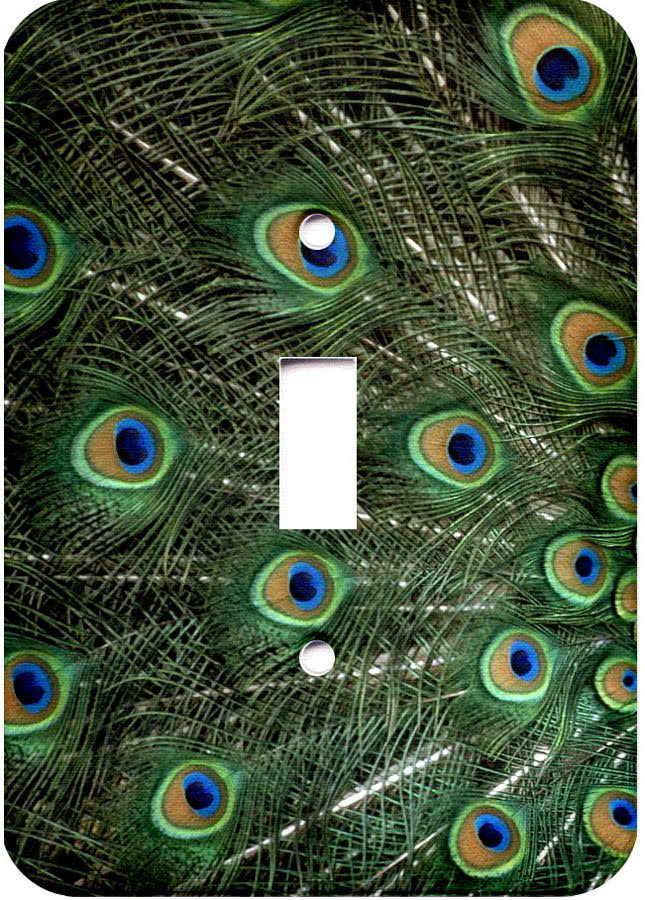 Pokryta nadrukiem pawich piór, odzyskana...