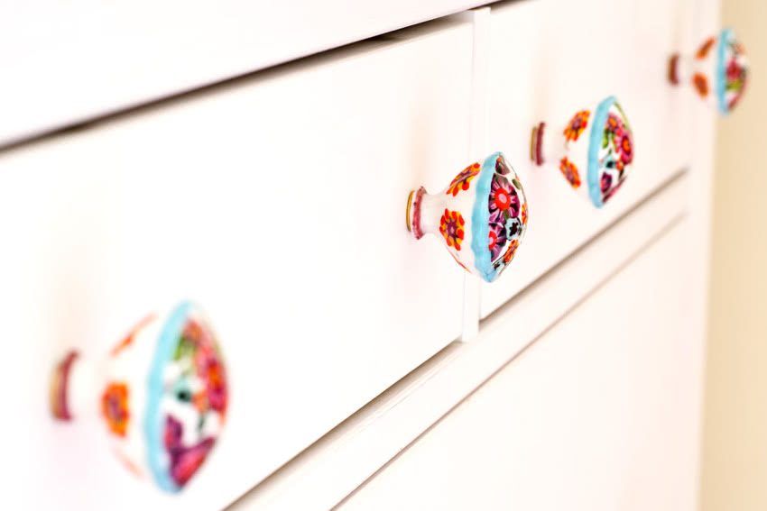 Komodzie w pokoju dziecięcym uroku dodają...