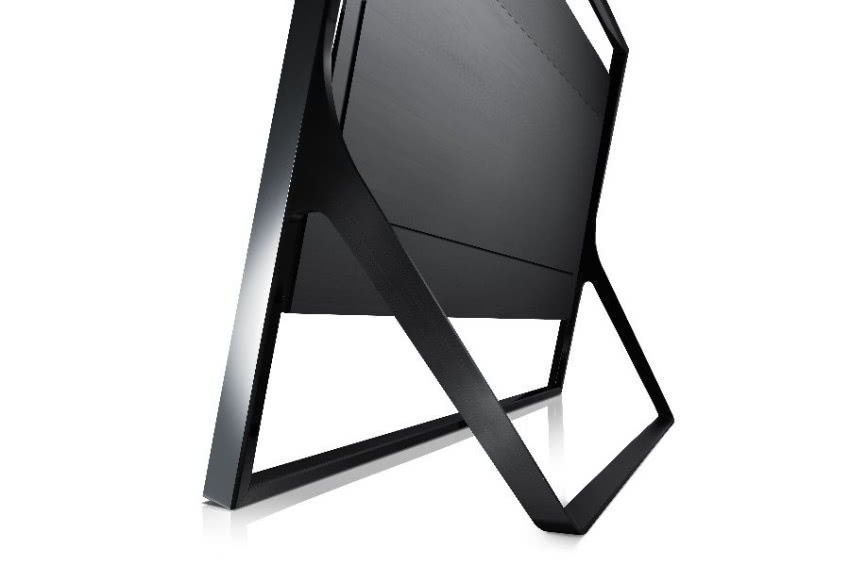 Z tyłu telewizor Samsung UHD S9 85" ma po prostu...