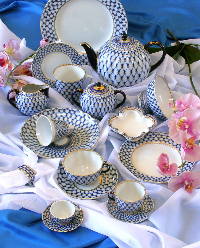 Rosyjska porcelana - serwis śniadaniowy "Siatka kobaltowa"
