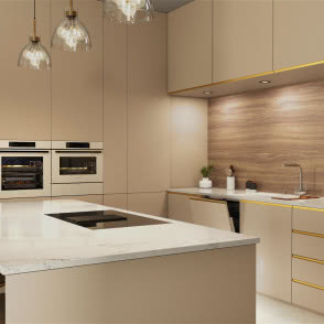 kremowe meble kuchenne, wyspa kuchenna, stołki barowe, piekarnik, płyta grzewcza, bateria zlewozmywakowa, oświetlenie sufitowe nad wyspą