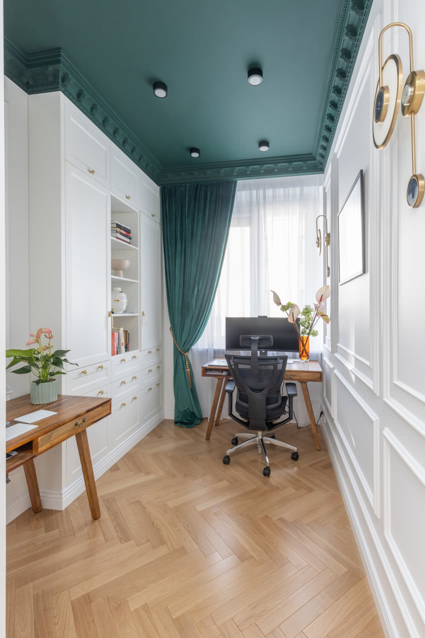 Meble w gabinecie wykonane zostały na...