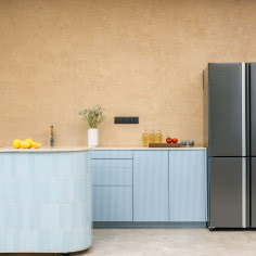 Sharp SJ-MP820C-SL – multidoor, który łączy nowoczesny design z inteligentnym chłodzeniem