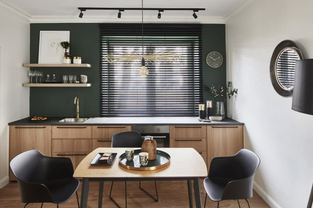 Mała kuchnia bez szafek górnych