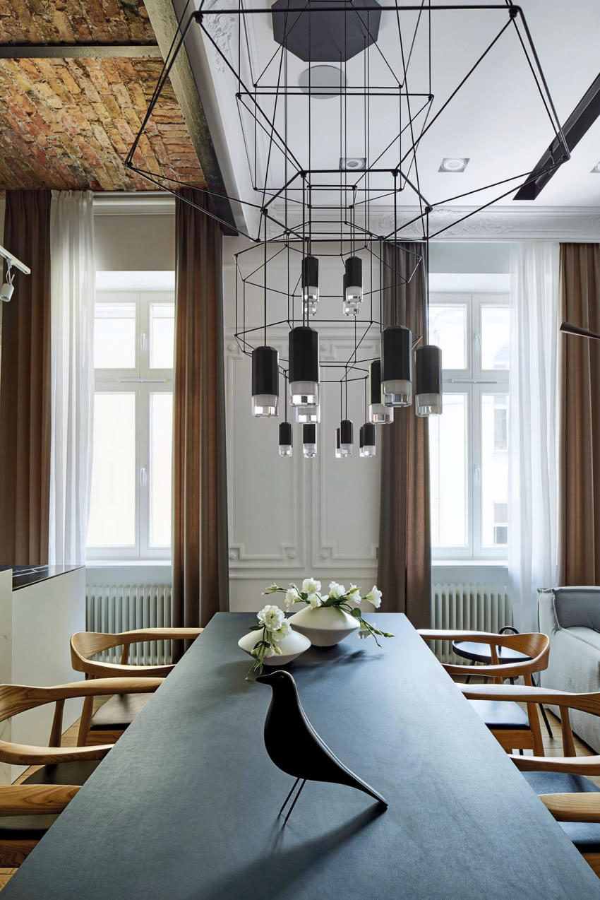 Nad stołem jadalnym (T12 marki Hay) 
druciana...