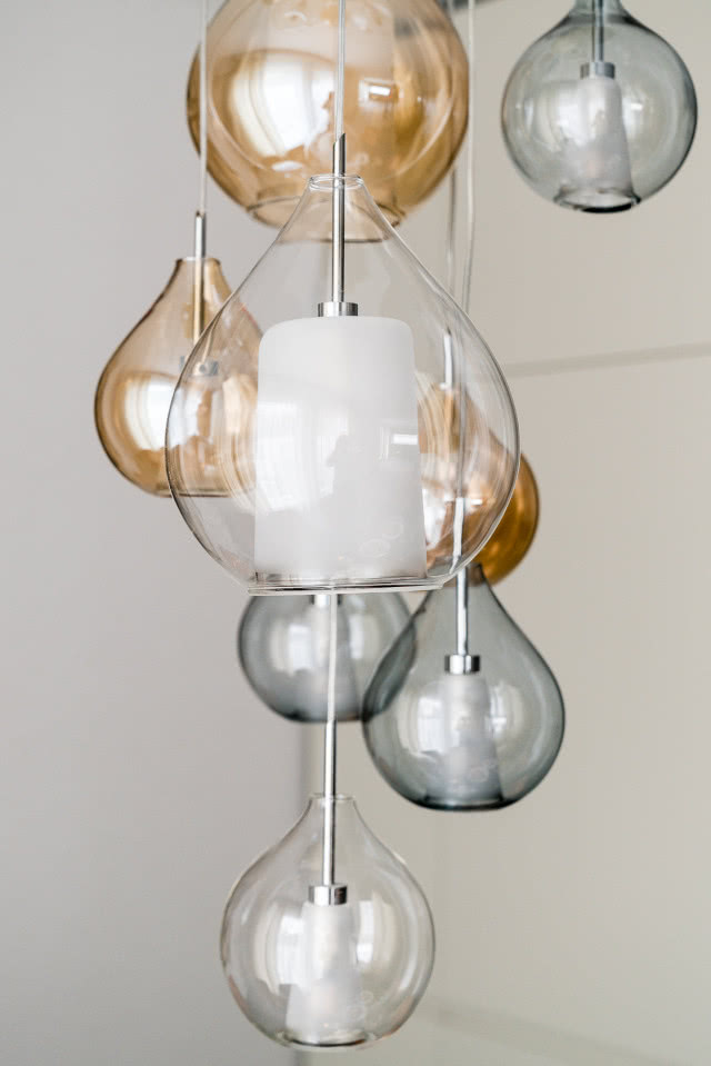 Szklana lampa wisząca na zamówienie