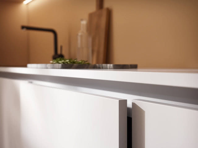 bezspoinowe obrzeże meblowe