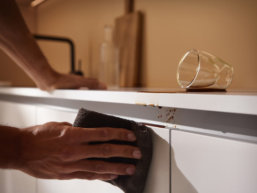 Szkło polimerowe jest łatwe w czyszczeniu, co...