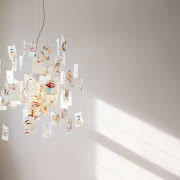 Lampa Oh Mei Ma
urzeka geometrią.
Powstała z...