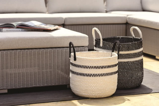 kosze biały i czarny