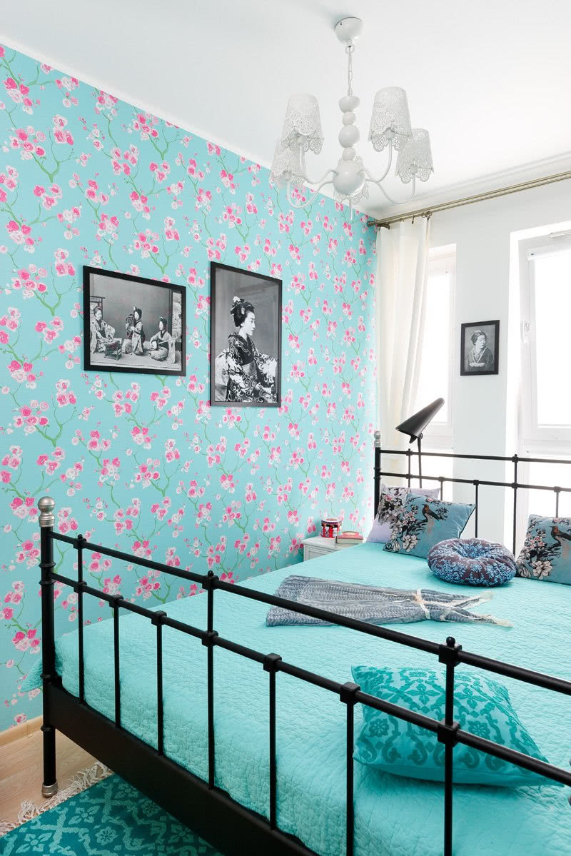 Wizerunki gejsz i tapeta z kwiatami jabłoni w...