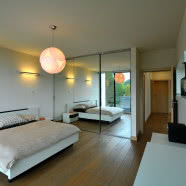 Nowoczesna architektura i widok na Tatry