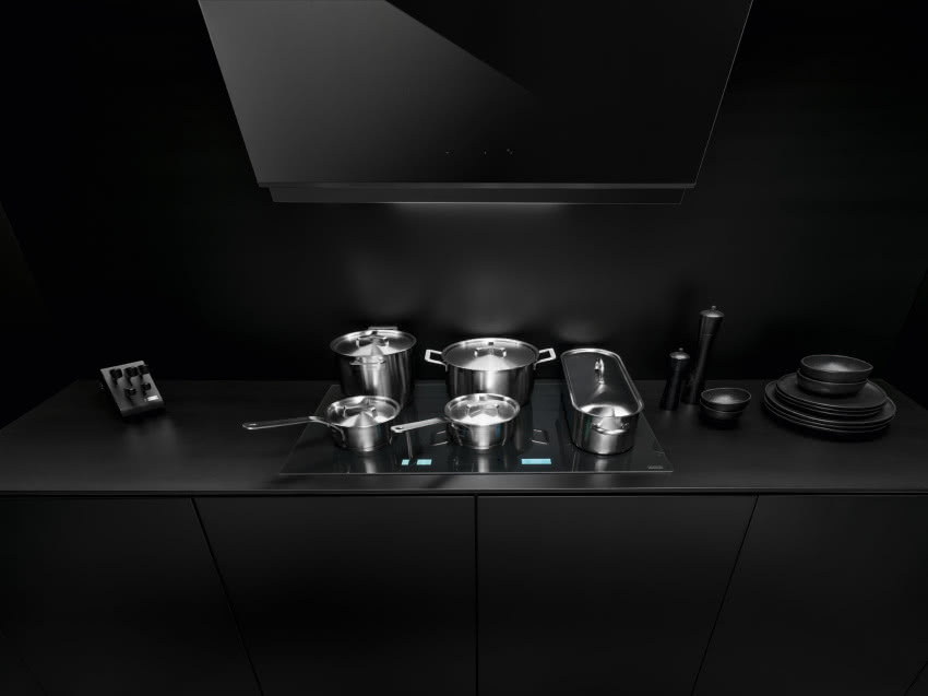 Franke, całkowicie czarny okap Mythos oraz płyta...