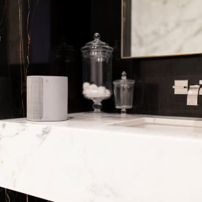 Bang & Olufsen to najbardziej zaawansowany system audiowizualny na świecie. Zestaw składający się z najnowszej generacji telewizora OLED i systemu głośników 5.1 