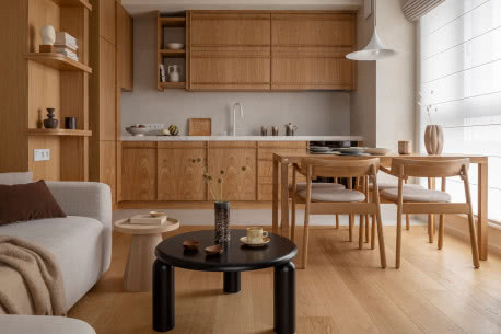 Wszędzie drewno. Mieszkanie w Łodzi - 65 m2 w stylu japandi