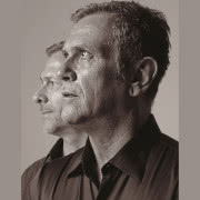 Fotel Bolotas (Żołędzie) wykonany został z...