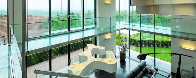 Nowoczesna architektura i widok na Tatry