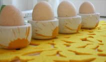 Jajka w żółtej aranżacji