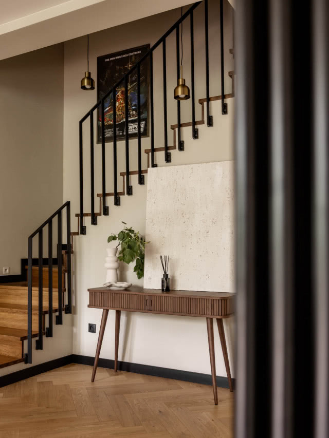 Perełka aranżacyjna: dom w pięknym stylu. Te wnętrza zamieniły właścicieli w domatorów