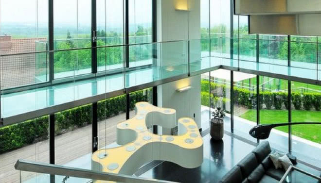 Nowoczesna architektura i widok na Tatry