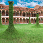 Fotel Bolotas (Żołędzie) wykonany został z...