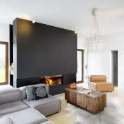 Okrągłe umywalki i wanna łagodzą geometryczną...