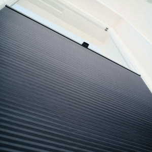 Żaluzje plisowane - gdzie je zamontować i do jakich wnętrz pasują?