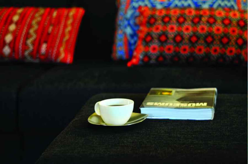 Gobelinowe poduszki w intensywnych kolorach...