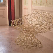 Fotel Bolotas (Żołędzie) wykonany został z...