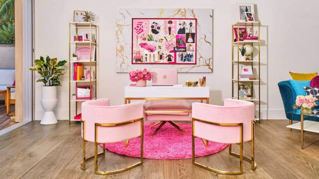 gabinet w domu Barbie