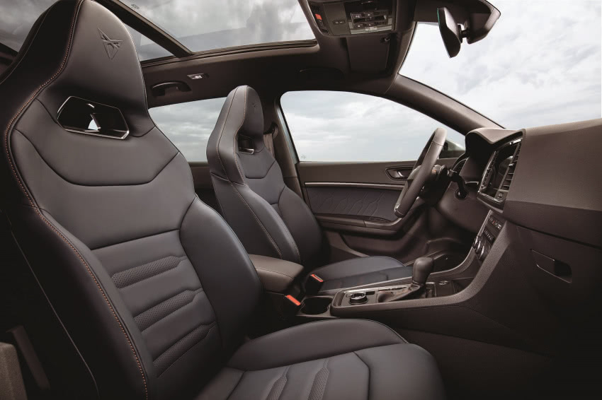 Fotele kubełkowe...