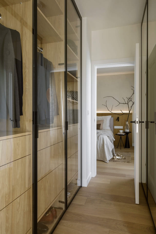 garderoba przeszklona w domu