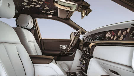 Rolls-Royce cały w różach!