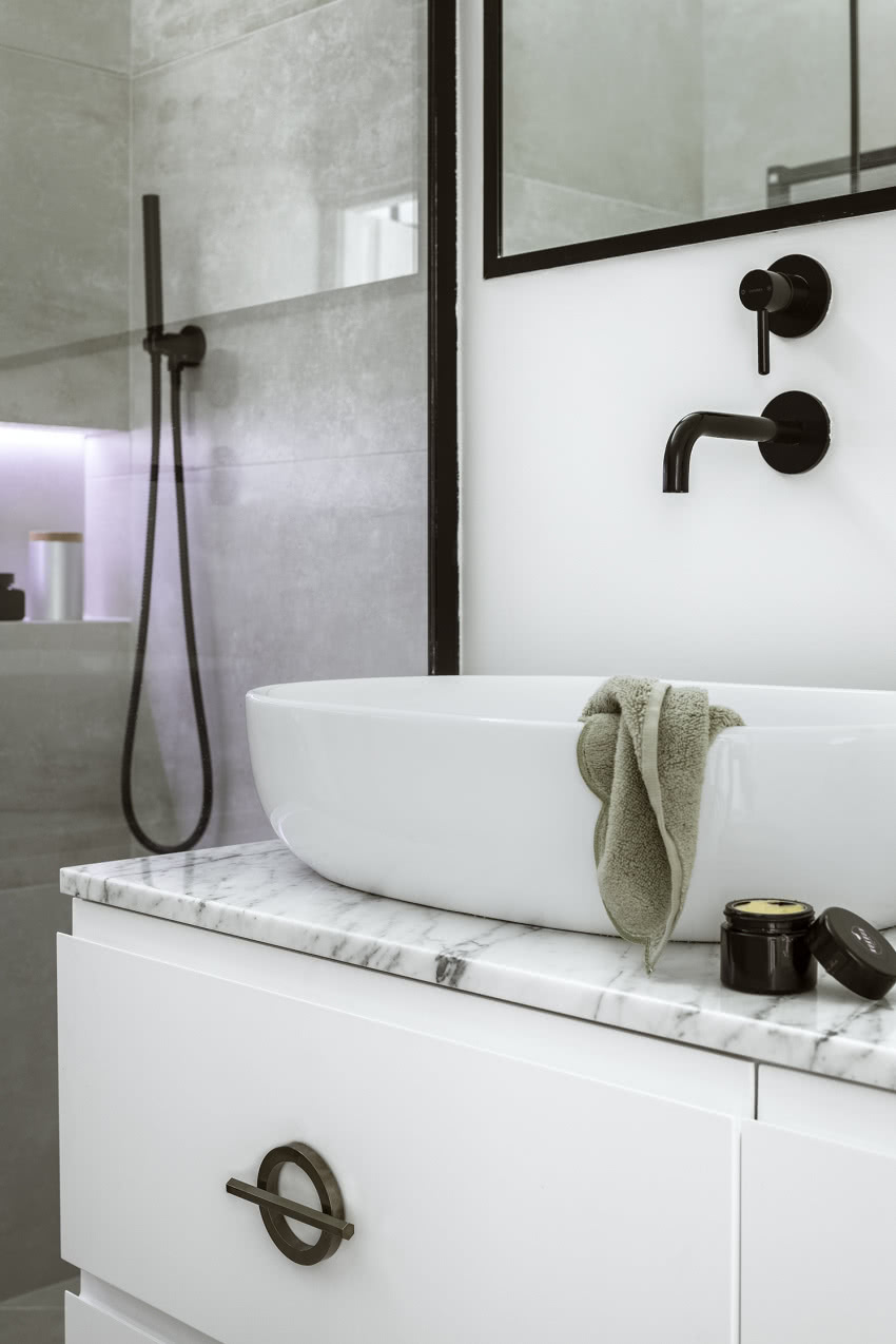 Bateria umywalkowa podtynkowa
oraz podtynkowy...