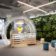 Biuro Bausch and Lomb HQ – kopuły do spotkań...