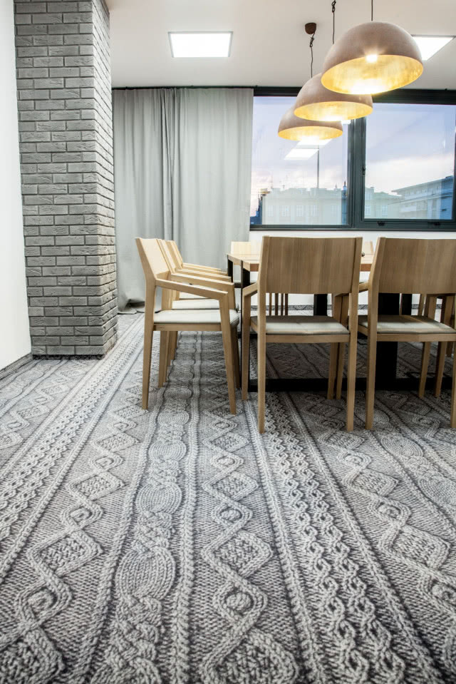 Dziergana wykładzina imitacja swetra