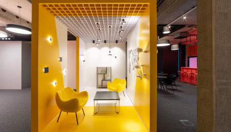 Teatr światła. AQForm otworzyło Centrum Badawczo-Rozwojowe oraz showroom