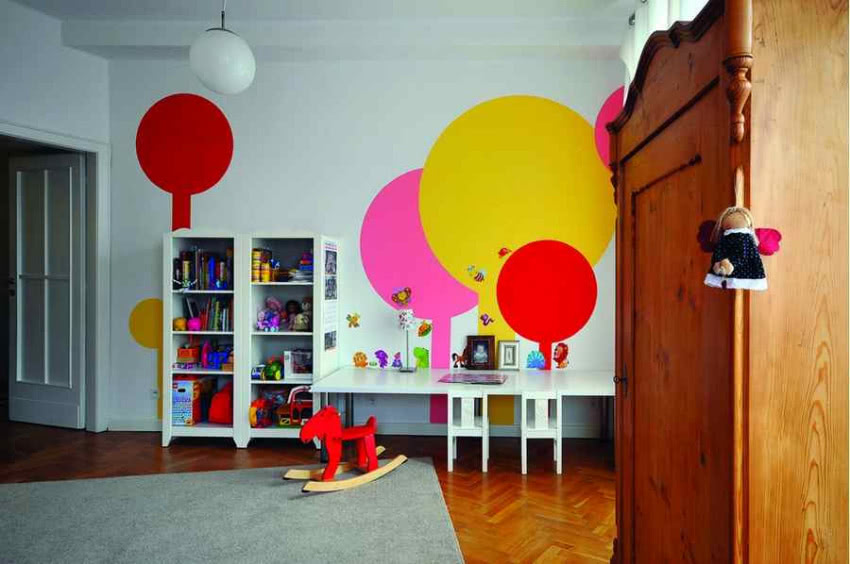 Pokój dziecięcy urządzono kierując się tym samym...