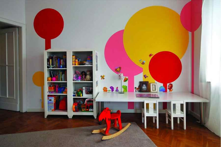 Pokojowi dziecięcemu koloru dodają naklejki na...